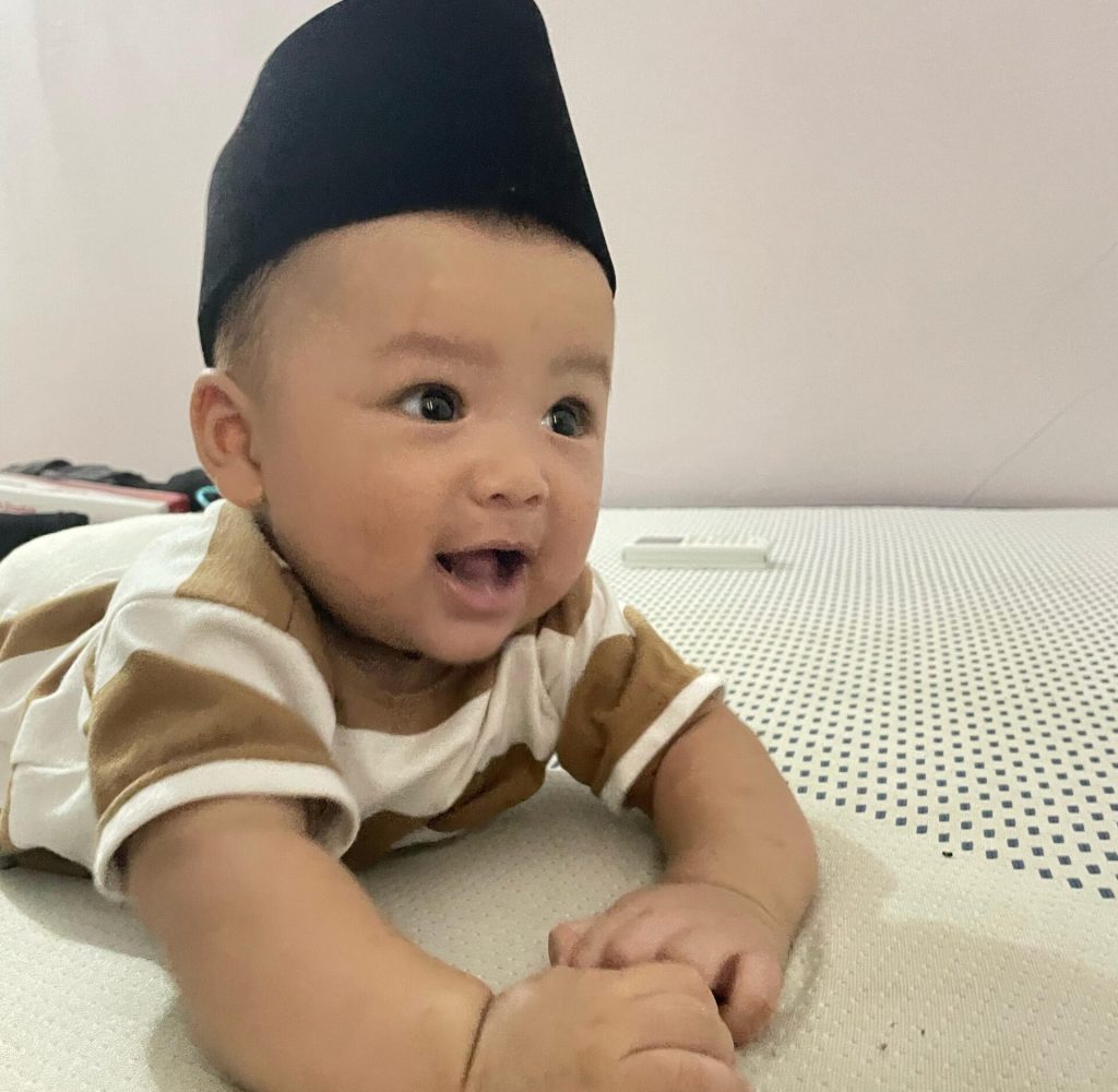 Mau tadarusan dulu ibu.... Juz Amma ....